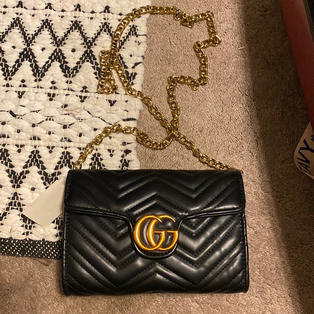 FAUX Gucci bag